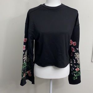 BBWM Zara Women’s Embroidered Sweatshirt Size Large